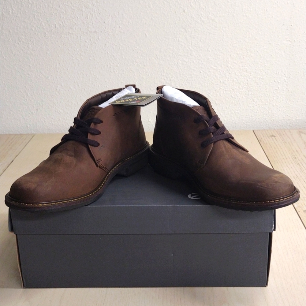 ECCO Men's ECCO TURN GTX Lace-Up Boots!